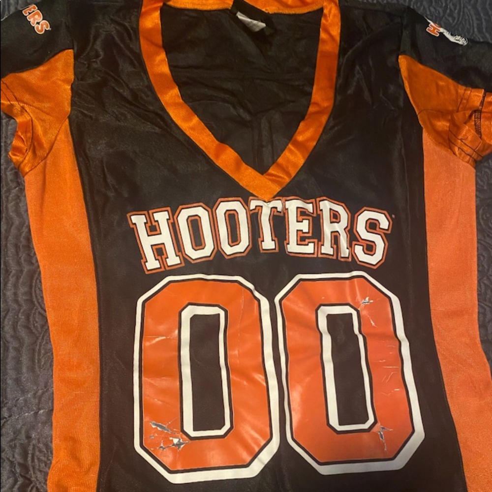 Official HOOTERS JERSEY UNIFORM